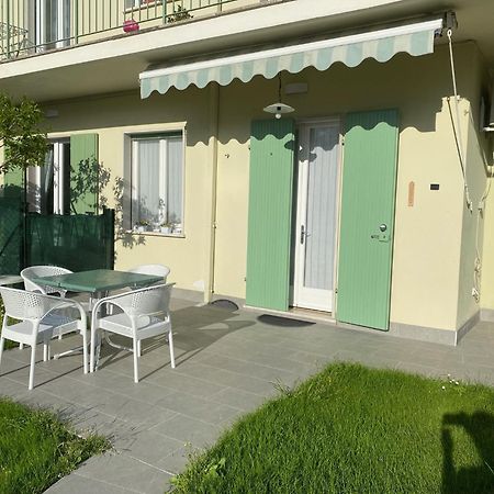 Oleander House Apartments Torri Del Benaco Exterior foto