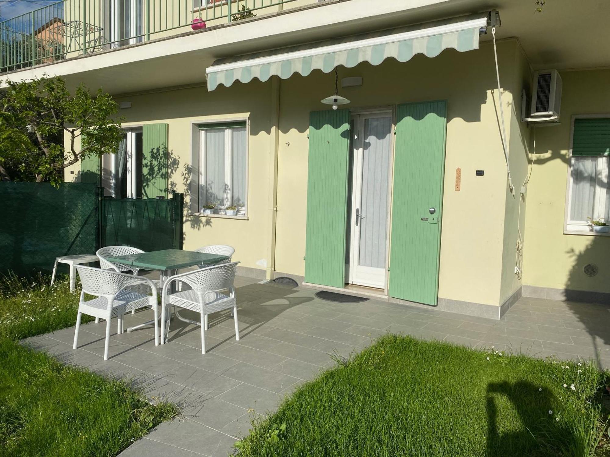 Oleander House Apartments Torri Del Benaco Exterior foto