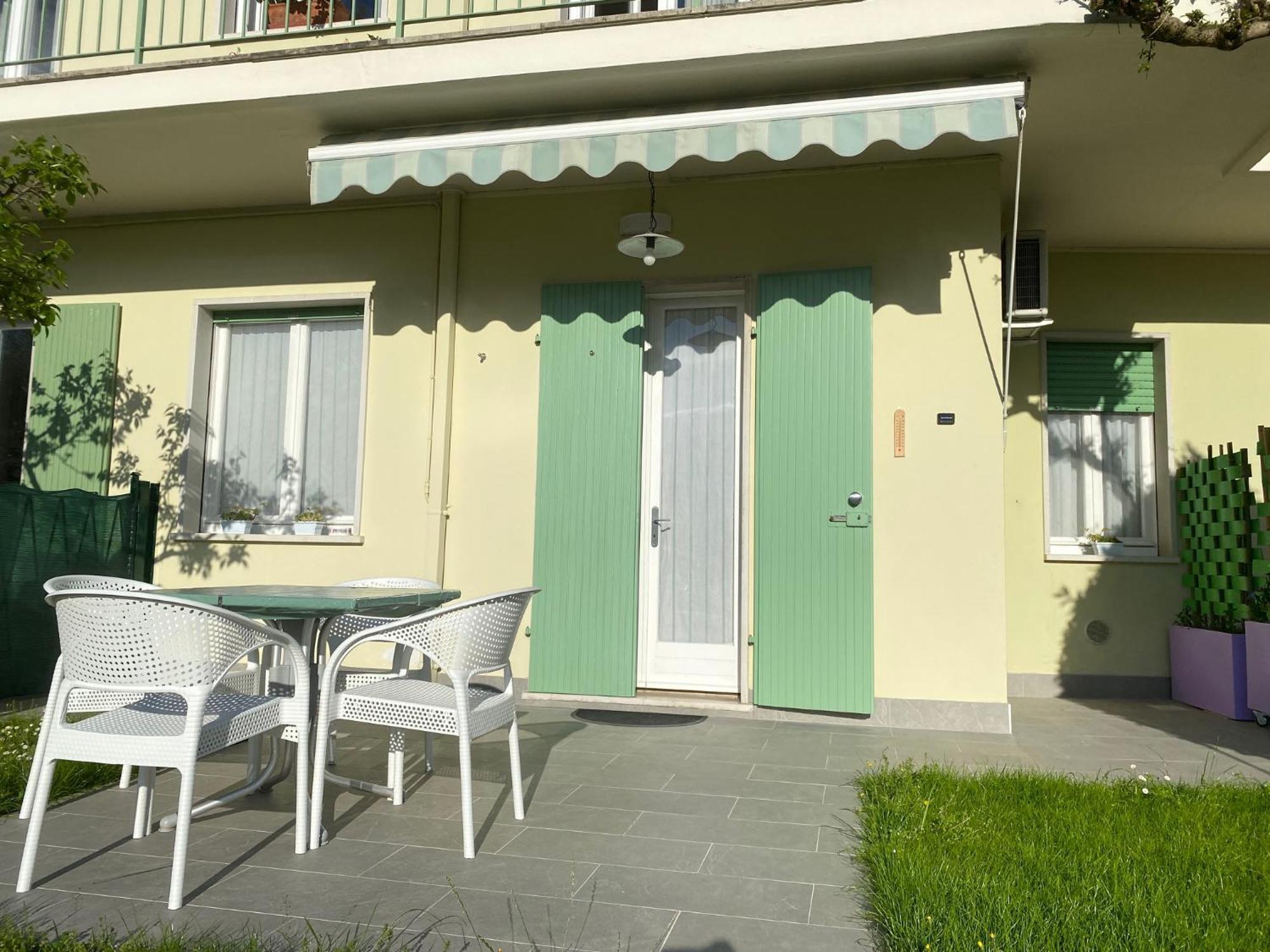 Oleander House Apartments Torri Del Benaco Exterior foto